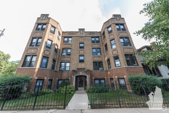 Building Photo - 1415 W Hutchinson St Rental