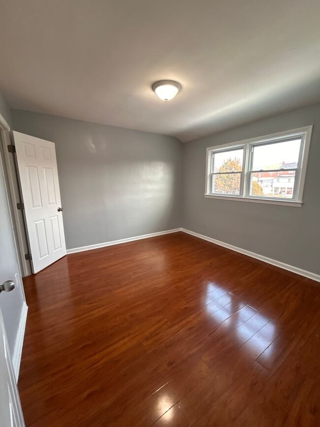 Photo - 1409 Nicolay Way