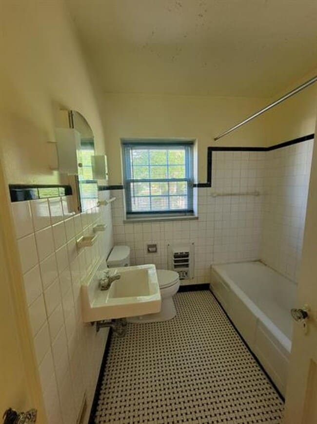 Photo - 805 Somerset Dr Unit 2
