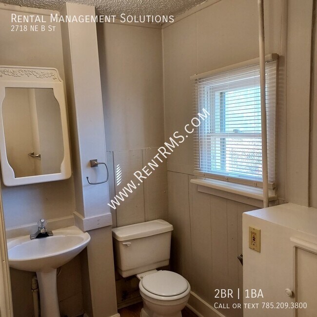 *OAKLAND AREA* 2718 NE B St 2 BED/1 BATH Rental House Rental in Topeka, KS