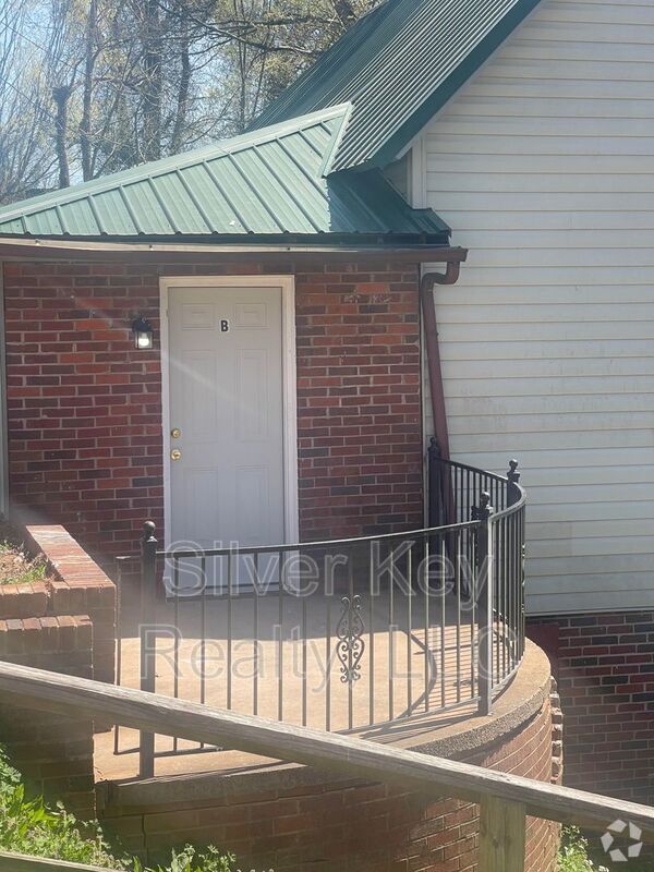 Building Photo - 154 S Jackson St Unit B Rental