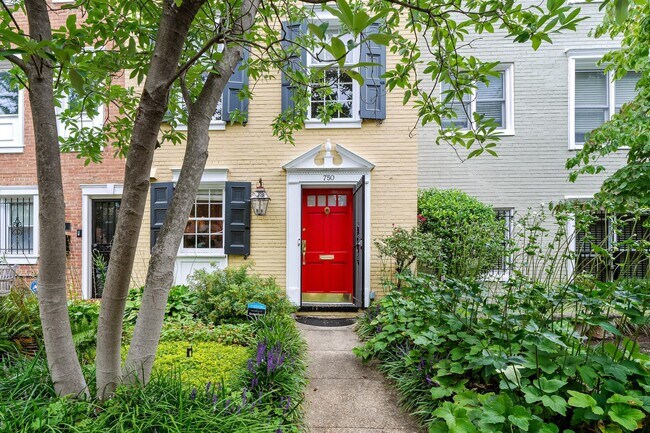 Photo - 750 9th St SE