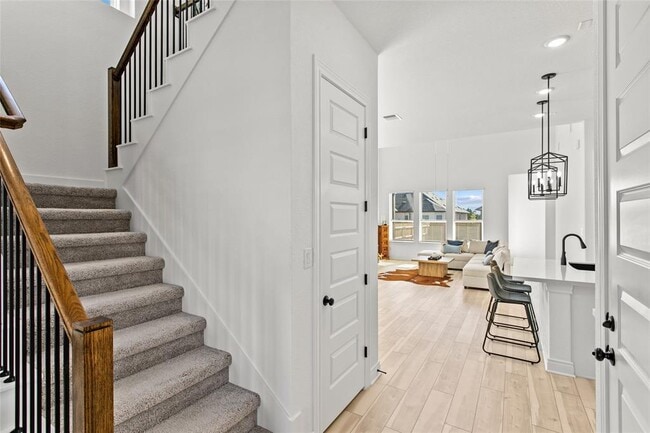 Photo - 481 Darley Oak Dr