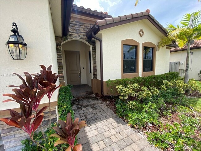 Photo - 2424 SE 3rd St