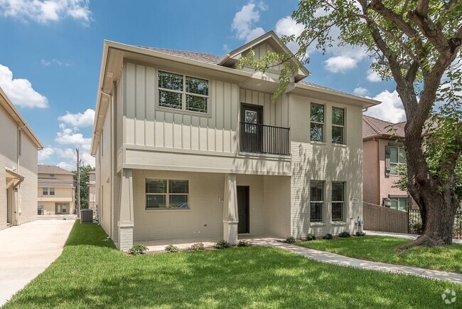 Building Photo - * MOVE IN SUMMER 7/14/2027 * 5 Bed 3 Bath,... Rental