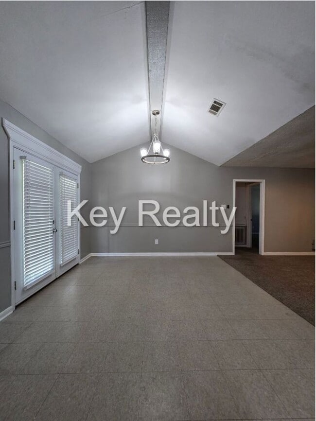 Photo - 2412 Greenway Dr