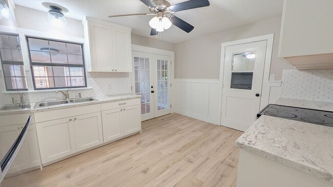 Photo - 101 W Flynn Ave