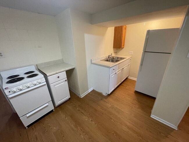 Photo - 5056 W Henderson St Unidad G