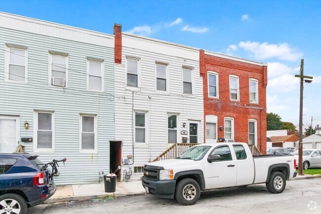 Building Photo - Coming Soon - Spacious 3 Bedroom, 1.5 Bath... Rental