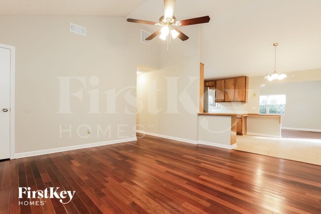 Photo - 6585 Evans Dr