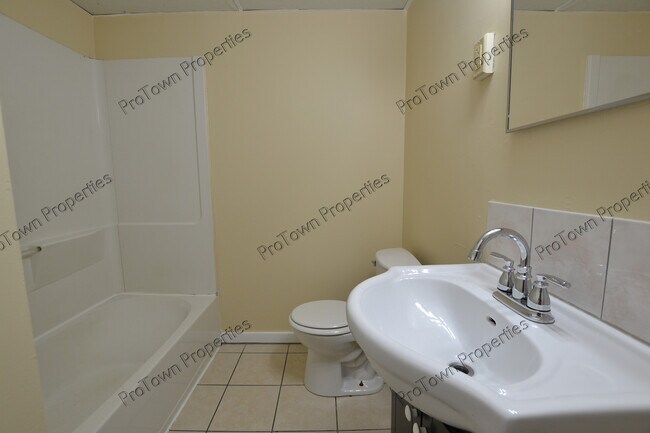 Photo - 120 E North St Unit B2