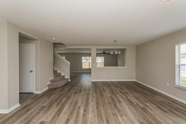 7345 Hunters Greene Cir