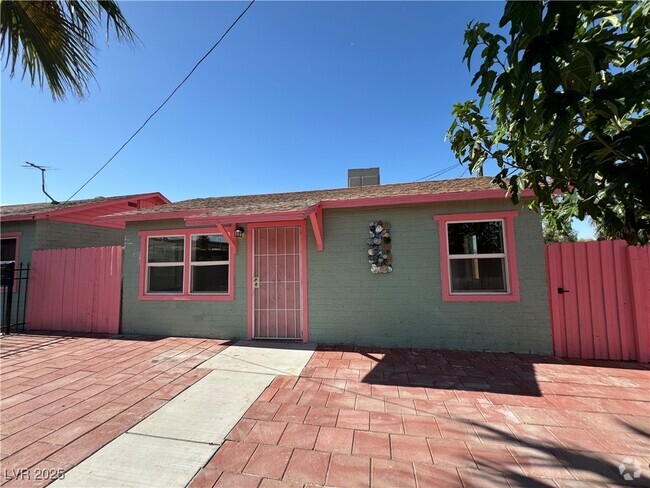 Building Photo - 400 N 15th St Rental