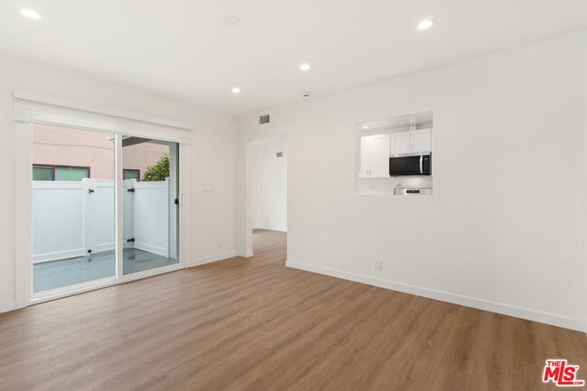Building Photo - 2908 141st Pl Unit 1 Rental