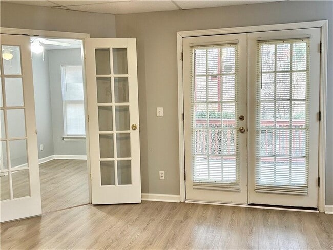 Photo - 1539 Stampmill Way NW