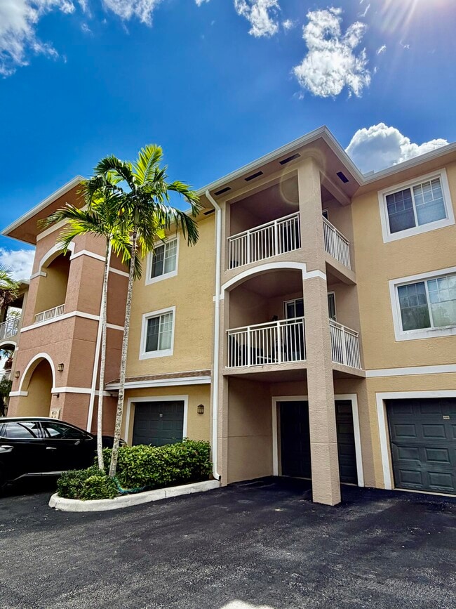 Building Photo - 6521 Emerald Dunes Dr Unit 106