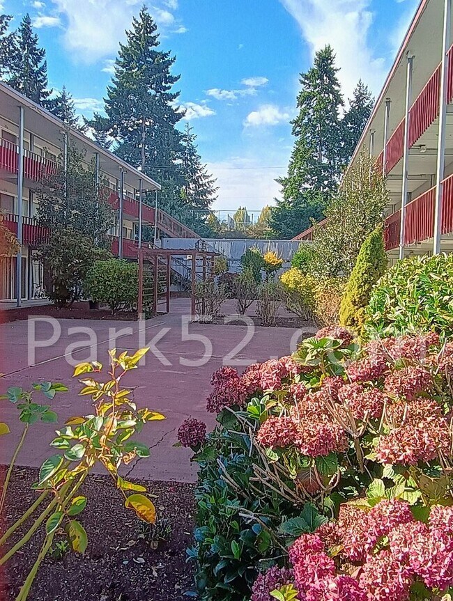 Photo - $300 Off First Full Month! 1 Bed 1 Bath Fi... Unidad #102