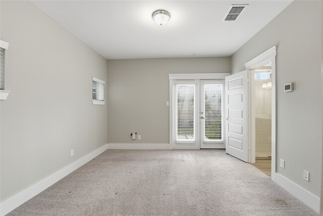 Photo - 819 Algona Ave