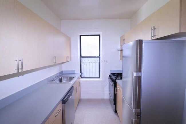 Building Photo - 1 bedroom in CORONA NY 11368 Unit R-3C Rental