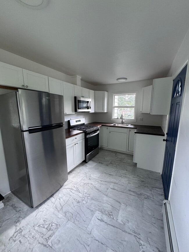 Photo - 101 C St Unit B(downstairs)