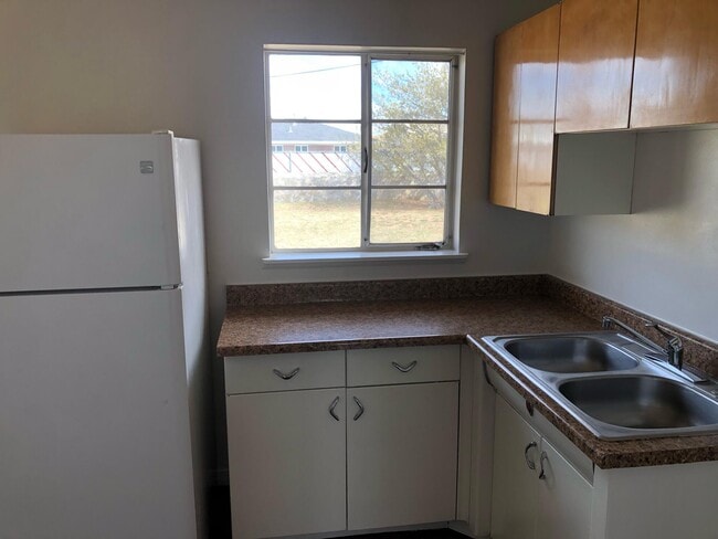 Photo - 5731 Middlesboro Ave