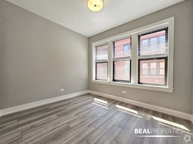 Building Photo - 3943 N Janssen Ave Unit 2 bed Rental