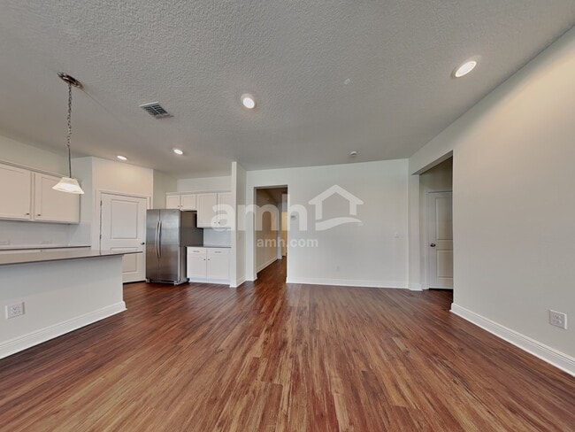 Photo - 27592 St Andrews Ave