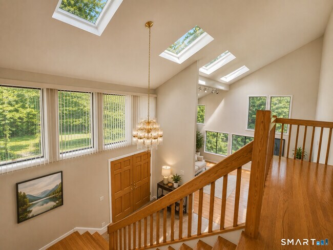 23 Valley View Dr