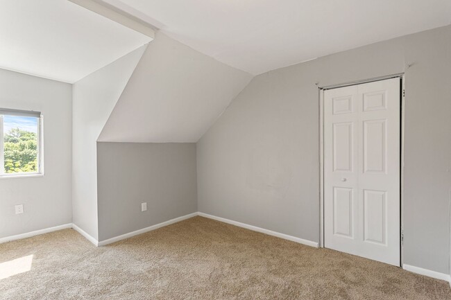 Building Photo - 147 Amabell St