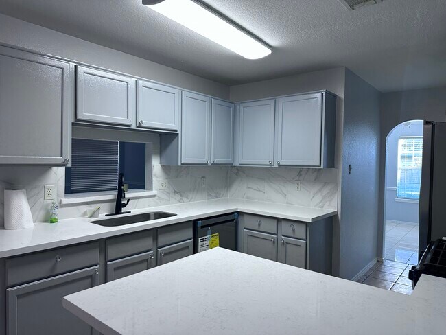 Photo - 15522 Baxter Ave