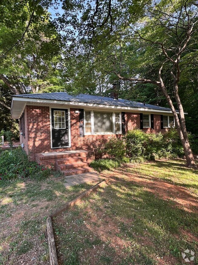 Building Photo - Efland Rental