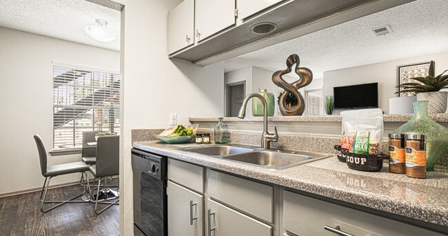 Oaks of Lewisville Apartments