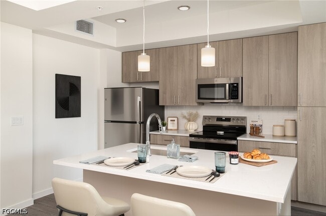 Building Photo - 3260 Stockton St Unit A1