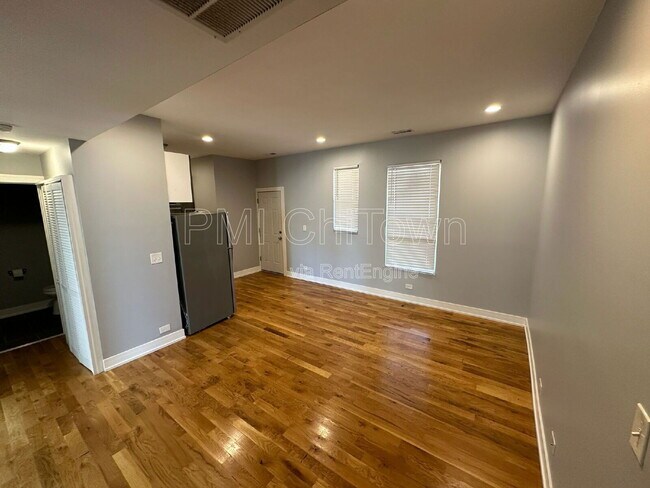 Photo - 342 E 50th St Unit 3