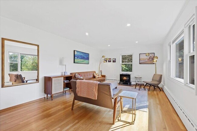 Photo - 275 Hillvale Rd