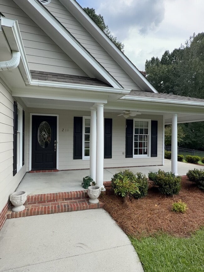 211 Bethesda Ct