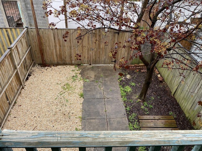 Photo - 1240 Half St SW