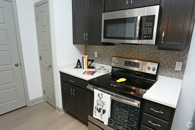 2BR, 2BA - 1,152 SF - Kitchen