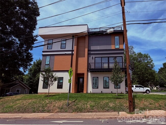 Photo - 212 S Smallwood Pl