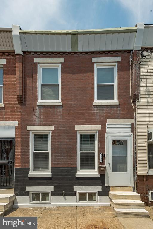 Building Photo - 2312 S Hutchinson St Rental