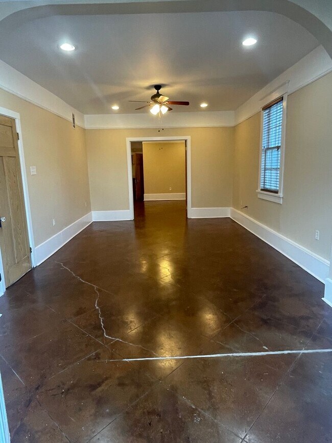 Photo - 2BD/1BA Shotgun in MidCity