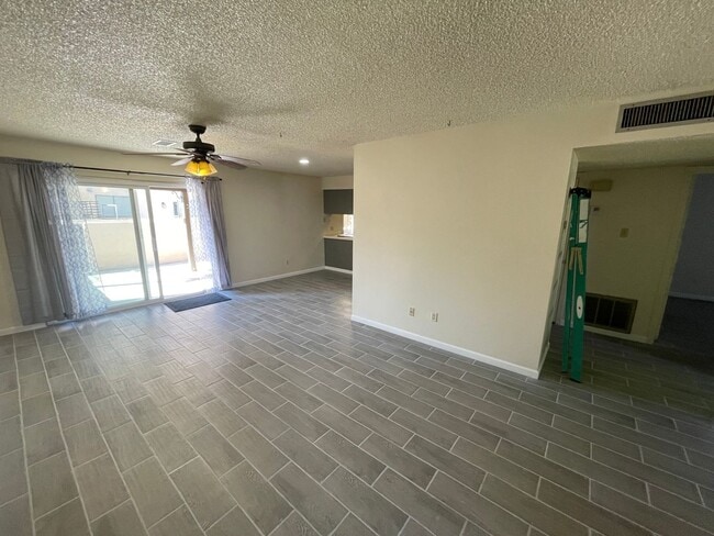 Photo - Cute 2 bedroom 2 bath Condo for RENT in Four Palms Condominium Complex