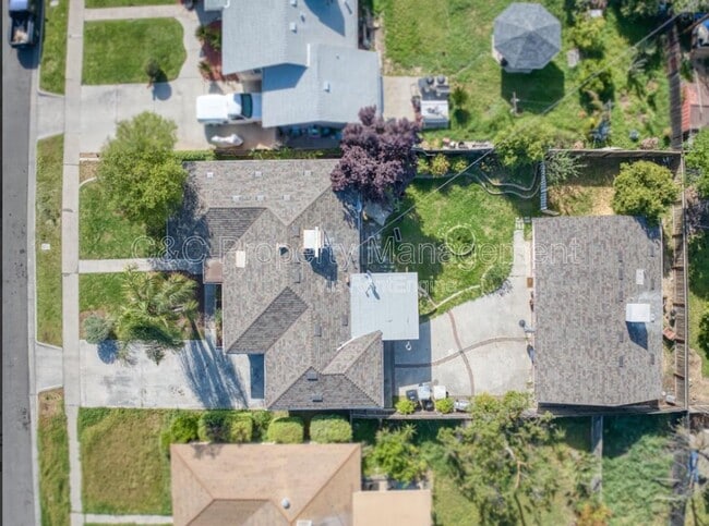 Photo - 1222 W Saginaw Way