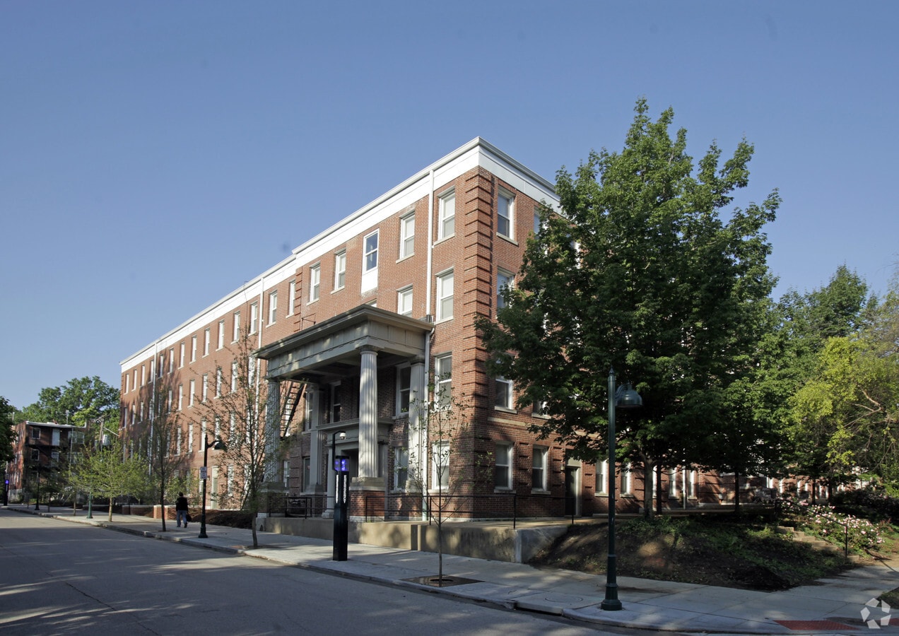 Greenway Apartments - Greenway Apartments