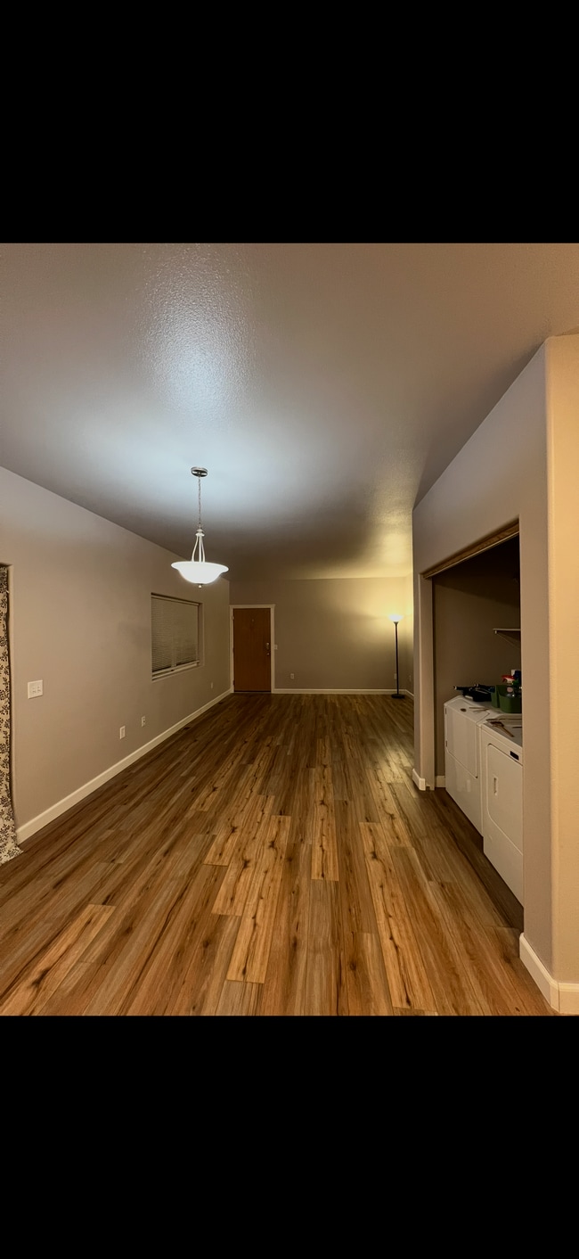 Photo - 225 E Stonehaven Cir