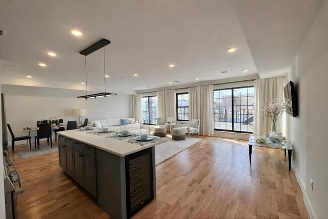 Building Photo - 241 Palisade Ave Unit C