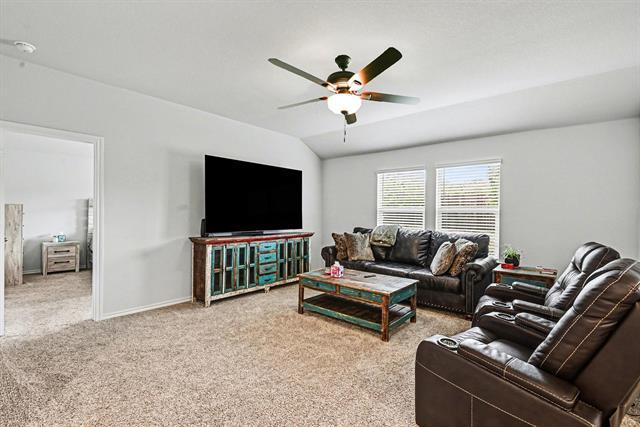 Photo - 513 Bronze Cir W