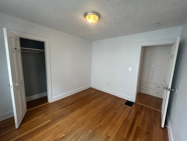 Photo - 31 Lawn Ave Unidad 1