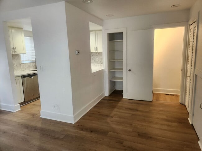 Photo - Clean and bright throughout, 2-bedroom, 1.5 Bathroom, two story unit in a great Windsor location!