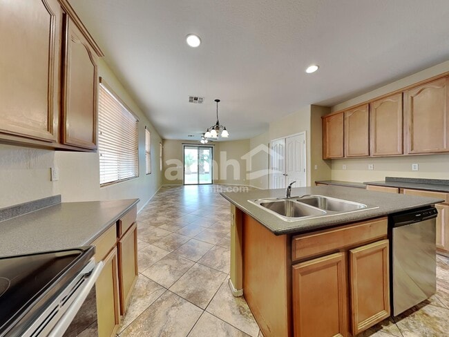 Photo - 7814 S 74th Ave